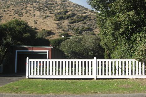 Photo of property in 13 Ames Street, Paekakariki, 5034