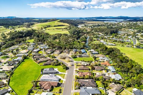 Photo of property in 6 Halyard Loop, Haruru, 0204