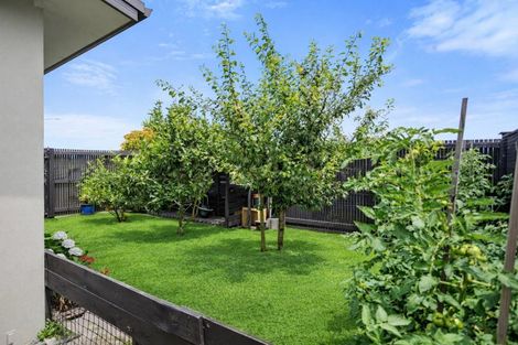 Photo of property in 1 Makura Drive, Papamoa Beach, Papamoa, 3118