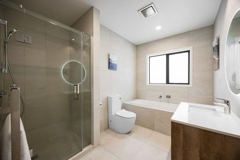 Photo of property in 15 Vogwill Road, Kumeu, 0810