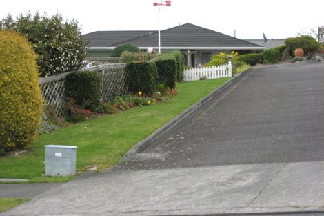 Photo of property in 4/3 Sandel Rise, Merrilands, New Plymouth, 4312