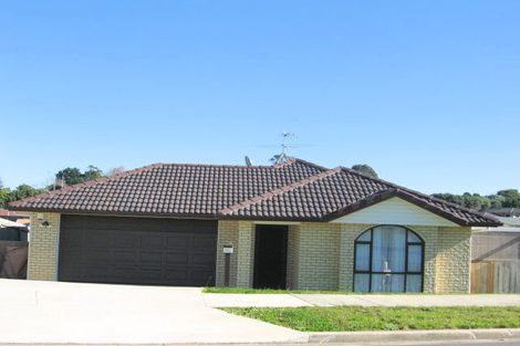 Photo of property in 19 Loughinisland Place, Weymouth, Auckland, 2103