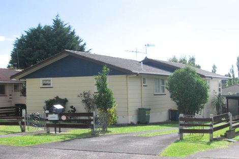 Photo of property in 45 Staincross Street, Green Bay, Auckland, 0604