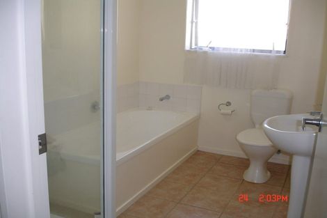 Photo of property in 10 Sunvista Avenue, Oteha, Auckland, 0632