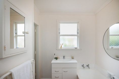 Photo of property in 7 Ruha Street, West End, Palmerston North, 4412