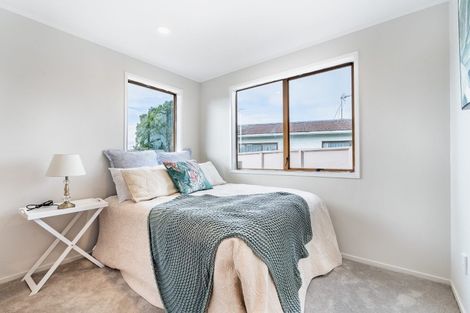 Photo of property in 5 Fiesta Drive, Half Moon Bay, Auckland, 2012