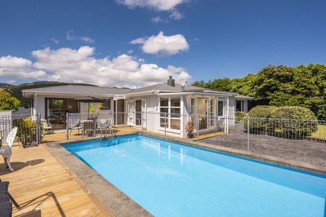 Photo of property in 138 Arawhata Road, Paraparaumu, 5032