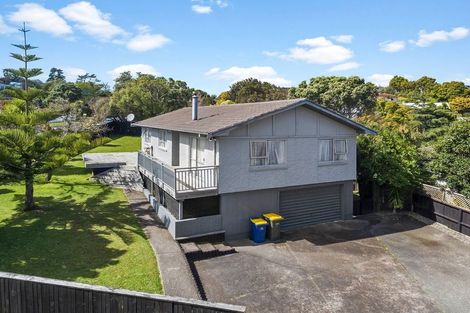 Photo of property in 12 Devonshire Road, Unsworth Heights, Auckland, 0632