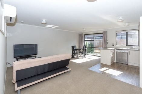 Photo of property in 3/102 Old Farm Road, Hamilton East, Hamilton, 3216