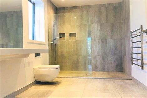 Photo of property in 1/14 Rothesay Bay Road, Rothesay Bay, Auckland, 0630