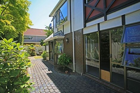 Photo of property in 2/278 Memorial Avenue, Burnside, Christchurch, 8053