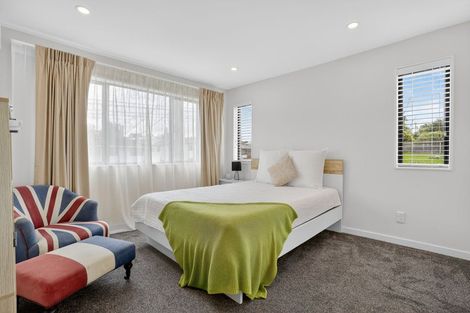 Photo of property in 57b Hogans Road, Glenfield, Auckland, 0629