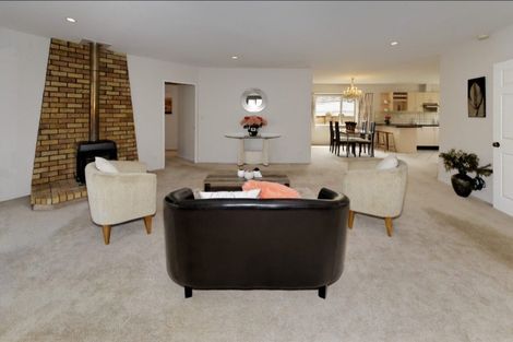 Photo of property in 21 Suncrest Drive, West Harbour, Auckland, 0618