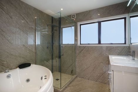 Photo of property in 16 Tatyana Place, Massey, Auckland, 0614