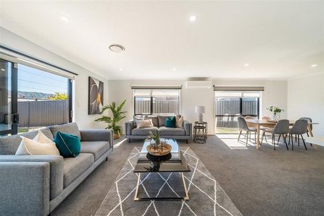 Photo of property in 34 Te Kaeaea Crescent, Wallaceville, Upper Hutt, 5018