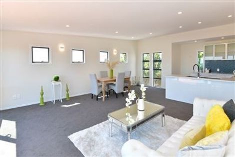 Photo of property in 1376 Whangaparaoa Road, Army Bay, Whangaparaoa, 0930