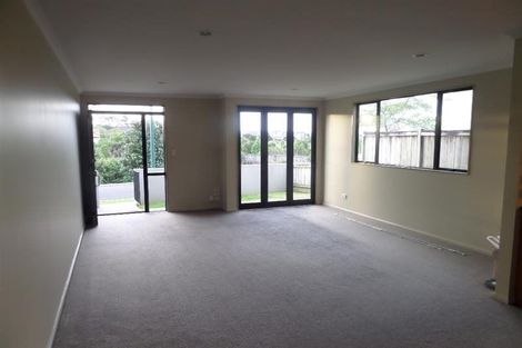 Photo of property in 2/25 Kellaway Drive, East Tamaki, Auckland, 2013