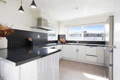 Photo of property in 3 Dennis Grove, Paraparaumu Beach, Paraparaumu, 5032