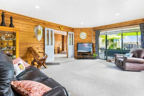 Photo of property in 49 Shelly Beach Road, Shelly Beach, Helensville, 0874