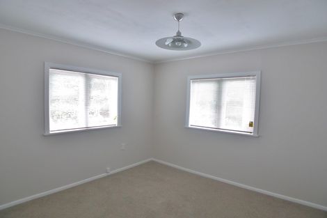 Photo of property in 1/3 Raleigh Road, Northcote, Auckland, 0627