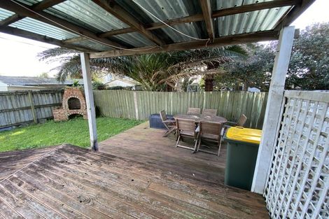 Photo of property in 1/4 Avalon Place, Glenfield, Auckland, 0629