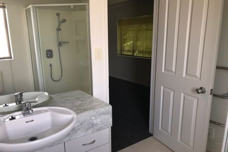 Photo of property in 1 Attymon Lane, East Tamaki, Auckland, 2016