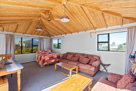 Photo of property in 105 Rua Avenue, Waitarere Beach, Levin, 5510