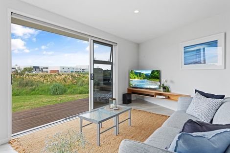 Photo of property in 18 Westhill Lane, Papamoa Beach, Papamoa, 3118