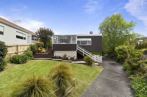 Photo of property in 1/18 Bevyn Street, Castor Bay, Auckland, 0620