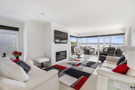 Photo of property in 100 Bramley Drive, Farm Cove, Auckland, 2012