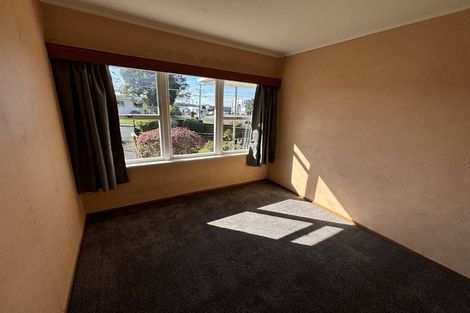 Photo of property in 201 Chivalry Road, Glenfield, Auckland, 0629
