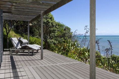 Photo of property in 84 Ames Street, Paekakariki, 5034