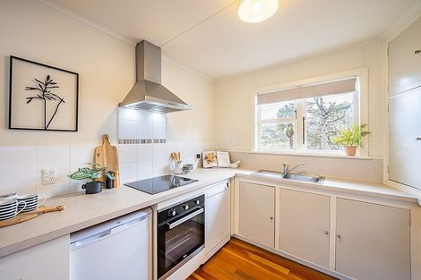 Photo of property in 10 James Grove, Stokes Valley, Lower Hutt, 5019