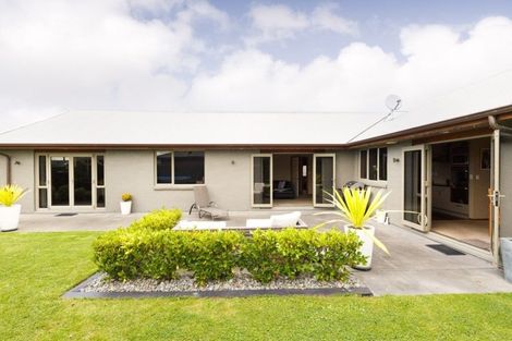 Photo of property in 44 Roberts Line, Kelvin Grove, Palmerston North, 4414