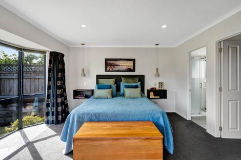 Photo of property in 19 Ashmore Drive, Frankleigh Park, New Plymouth, 4310