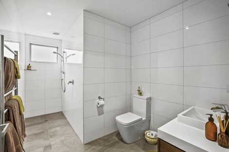 Photo of property in 21 Hine Street, New Plymouth, 4310