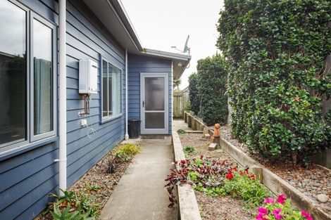 Photo of property in 3a Angelina Way, Kelvin Grove, Palmerston North, 4414