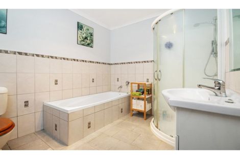 Photo of property in 106 Queen Street, Waiuku, 2123