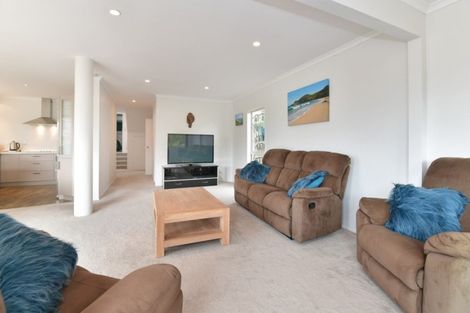 Photo of property in 174 Vipond Road, Stanmore Bay, Whangaparaoa, 0932