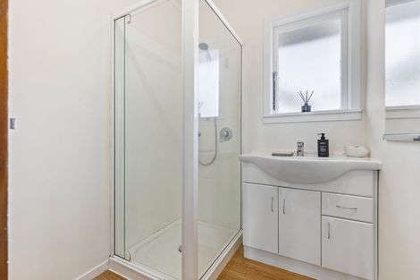 Photo of property in 40 Vodanovich Road, Te Atatu South, Auckland, 0610