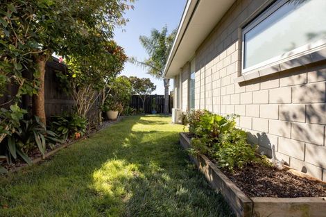 Photo of property in 12 Kokihi Close, Papamoa Beach, Papamoa, 3118