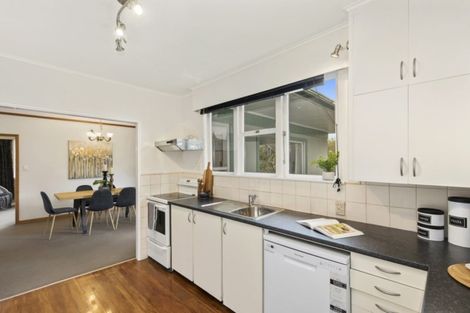 Photo of property in 205 Miromiro Road, Normandale, Lower Hutt, 5010