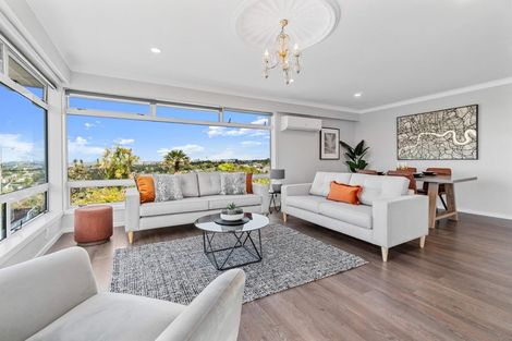 Photo of property in 27 High Road, Glenfield, Auckland, 0629