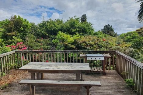 Photo of property in 543 Scenic Drive, Waiatarua, Auckland, 0612