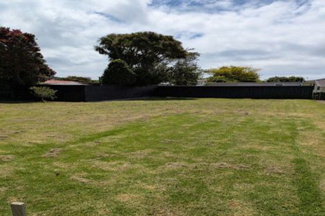 Photo of property in 33 Turakina Street, Merrilands, New Plymouth, 4312