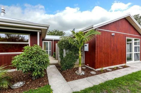 Photo of property in 19 Cumming Street, Okato, 4335