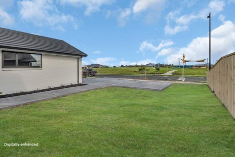 Photo of property in 11 Kapiakauri Road, One Tree Point, 0118