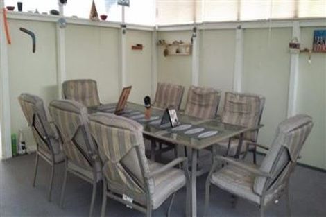 Photo of property in 55 Divich Avenue, Te Atatu South, Auckland, 0610