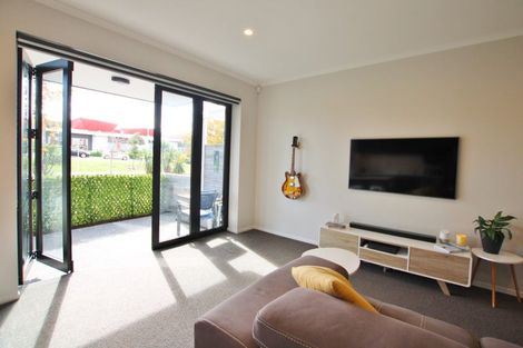 Photo of property in 2/17 Uku Lane, Hobsonville, Auckland, 0616
