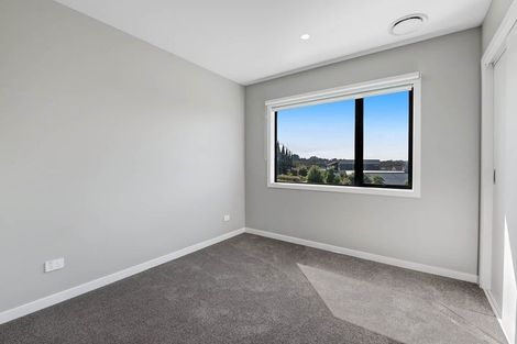 Photo of property in 16 Aquamarine Avenue, Wainui, 0992
